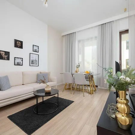 Unique In With Balcony By Renters *