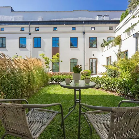 Unique In With Balcony By Renters