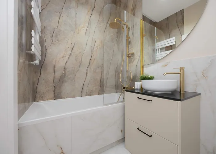 Unique In With Balcony By Renters شقة وودج