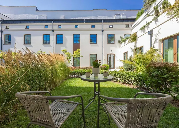 Unique In With Balcony By Renters