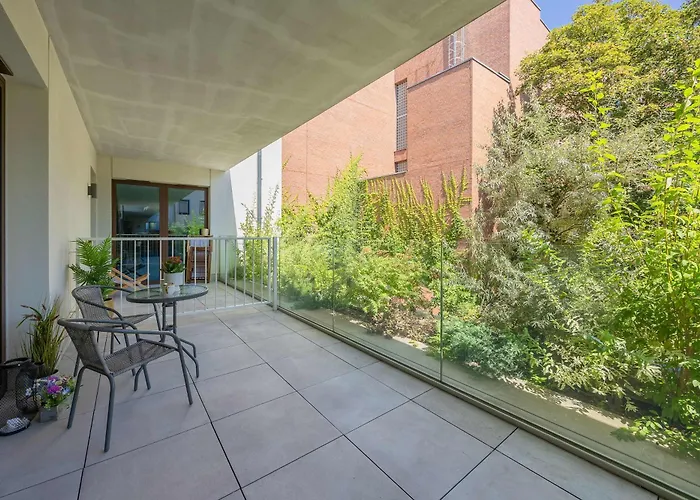 Unique In With Balcony By Renters وودج