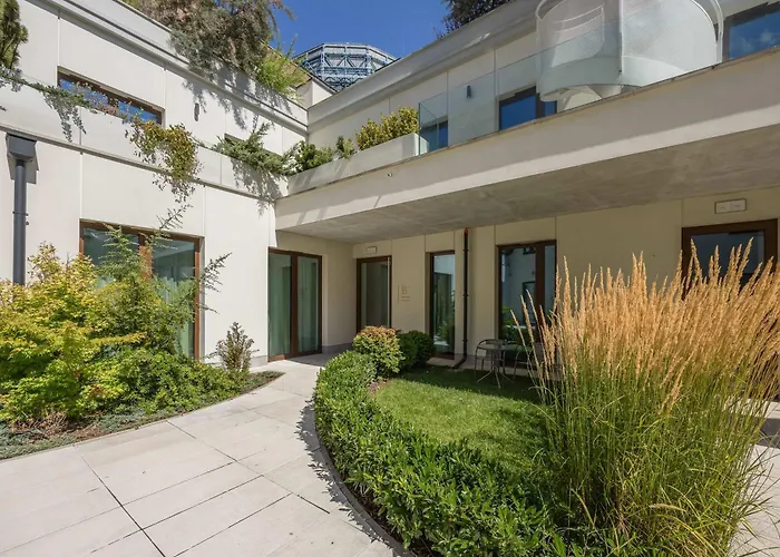 Unique In With Balcony By Renters وودج