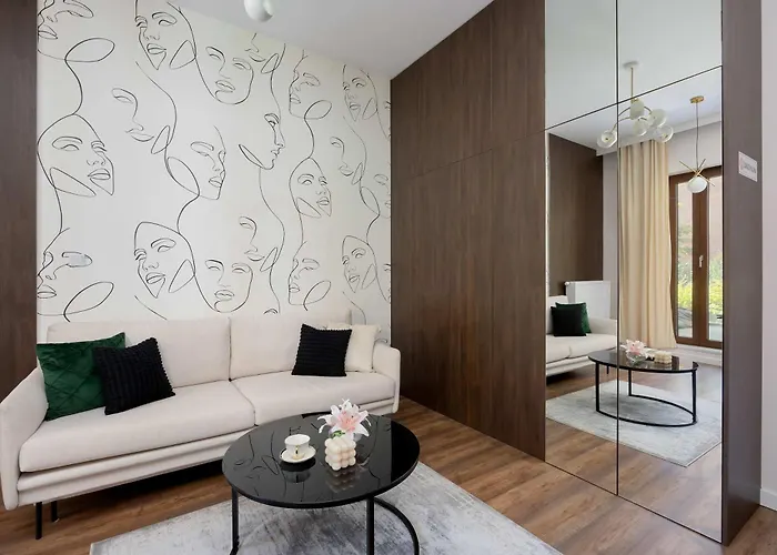 Unique In With Balcony By Renters شقة