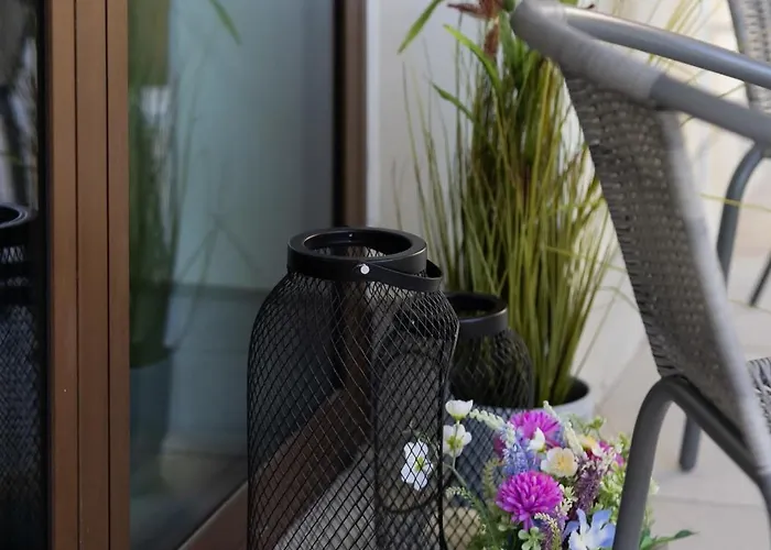 Unique In With Balcony By Renters *