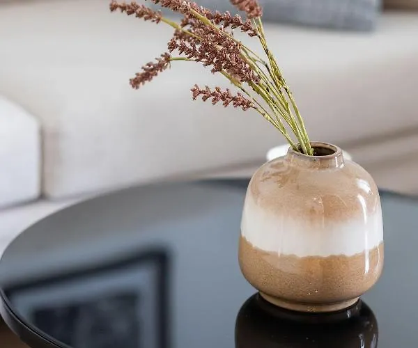 Unique In With Balcony By Renters * وودج