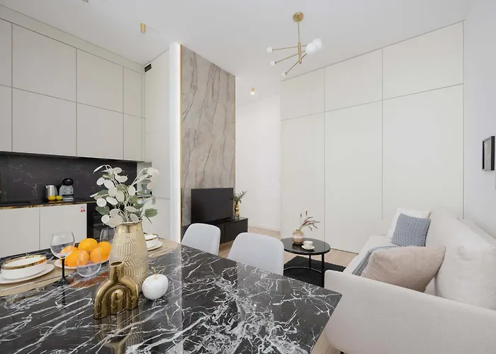 Unique In With Balcony By Renters