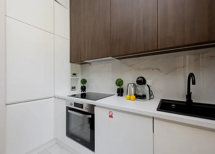 Unique In With Balcony By Renters وودج