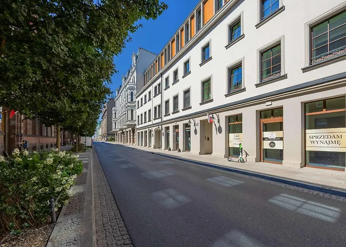 Unique In With Balcony By Renters وودج